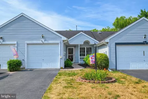 2820 Tonys Dr, York, PA 17408