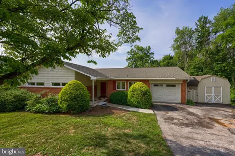 210 Scott Rd, York, PA 17403