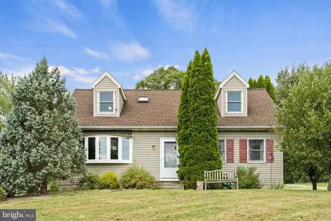 110 S Camp St, Windsor, PA 17366