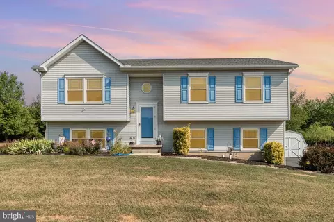 727 Riverview Dr, Etters, PA 17319