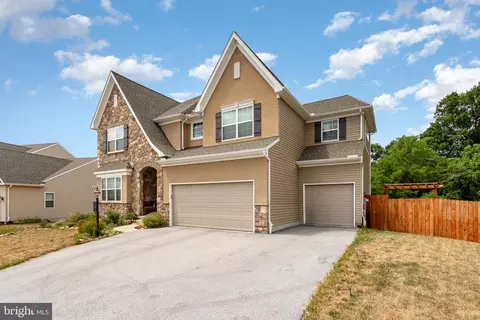 236 Hollyhock Dr, Manchester, PA 17345