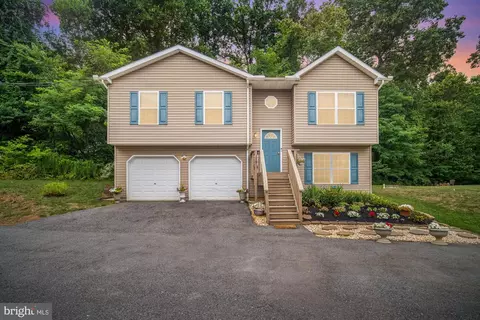 1115 Twin Lakes Rd, Lewisberry, PA 17339