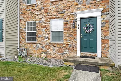 450 Charles Cir, York, PA 17406