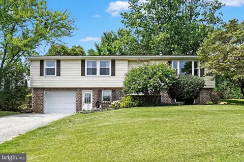 4842 Yorkana Rd, Hellam, PA 17406