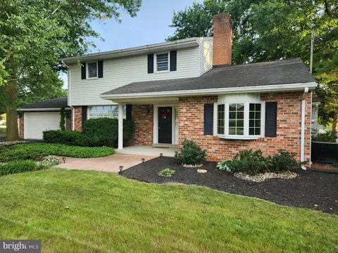 5144 Grandview Rd, Hanover, PA 17331