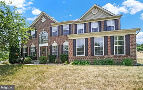 239 Sunset Cir, Red Lion, PA 17356
