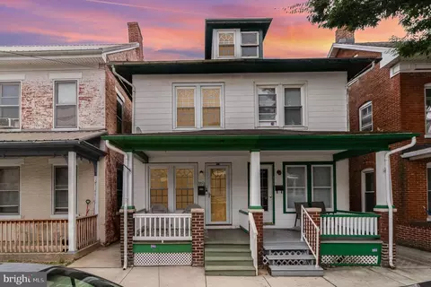 335 E 2 E Walnut St, Hanover, PA 17331