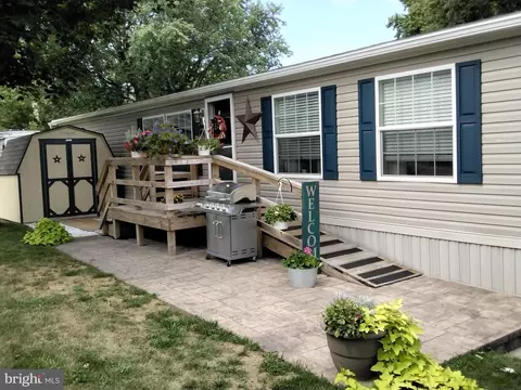 316 Landola Ave, Mount Wolf, PA 17347