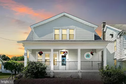 114 S Charles St, Red Lion, PA 17356