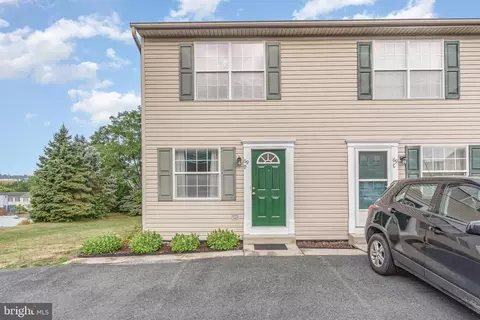 69 D Red Mill Rd, Etters, PA 17319