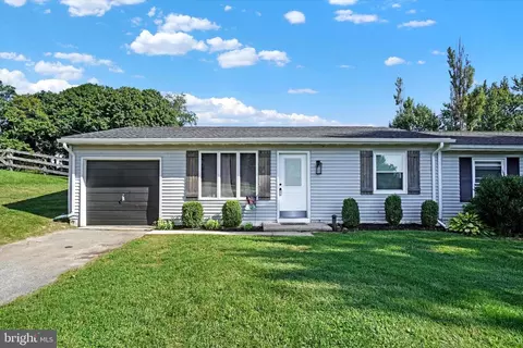 92 Cemetery Ave # B, Stewartstown, PA 17363