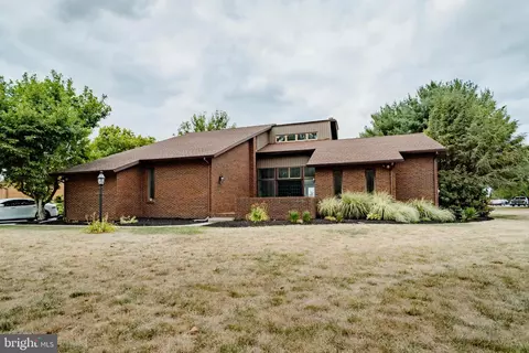 1189 Detwiler Dr, York, PA 17404