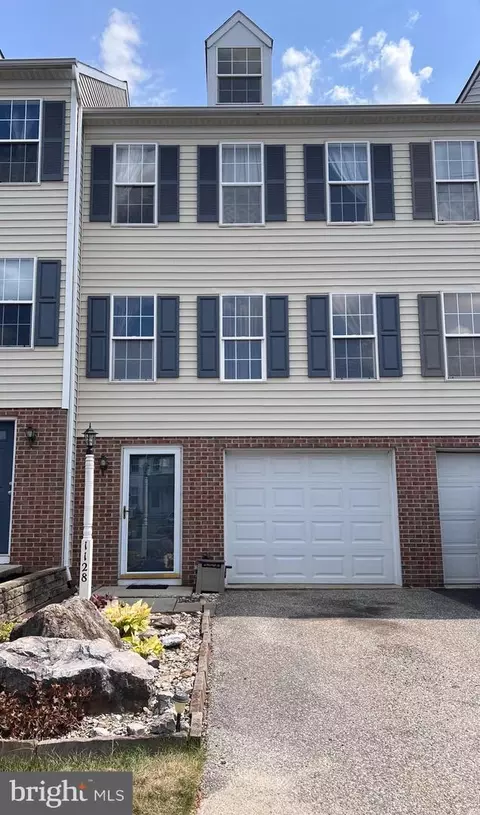 1128 Hearthridge Ln, York, PA 17404