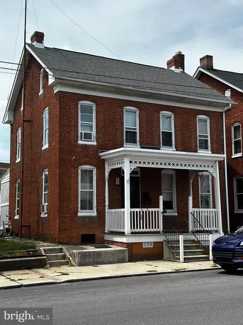 12 N Penn St, Hanover, PA 17331