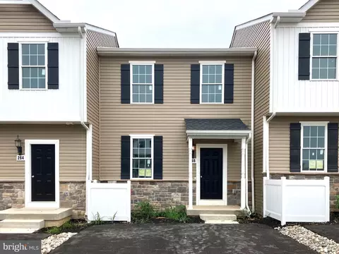 266 Holstein Dr #95, Hanover, PA 17331