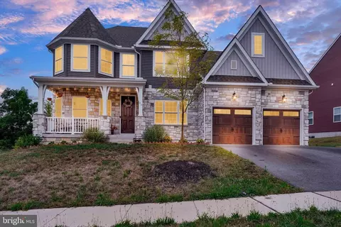 35 Cloverfield St, Stewartstown, PA 17363