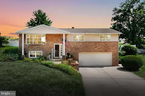 2082 Loman Dr, York, PA 17408