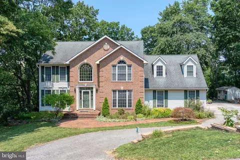 6 Ridgewood Rd, Glen Rock, PA 17327