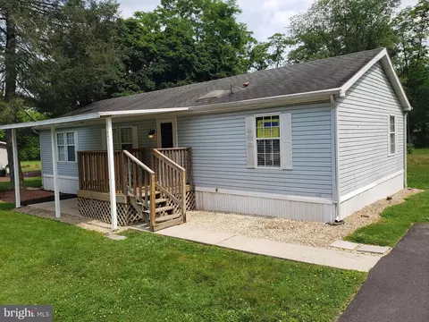 3 Pawnee Dr, Windsor, PA 17366 photo 1