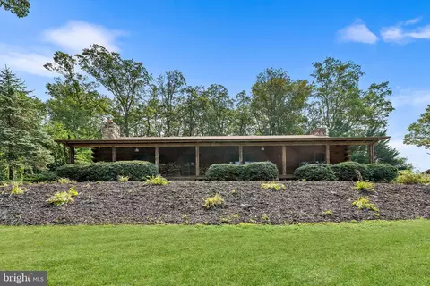 5240 Snyder Mill Rd, Spring Grove, PA 17362