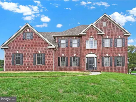 1437 Brittany Dr, York, PA 17404