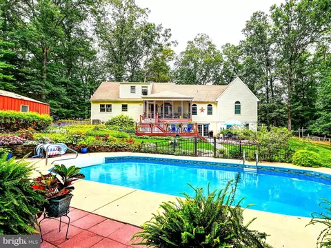 18075 Piedmont Rd, Stewartstown, PA 17363