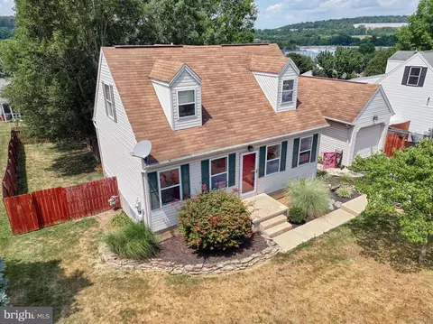 235 E Locust Ln, York, PA 17406