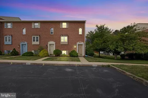 431 Weldon Dr, York, PA 17404