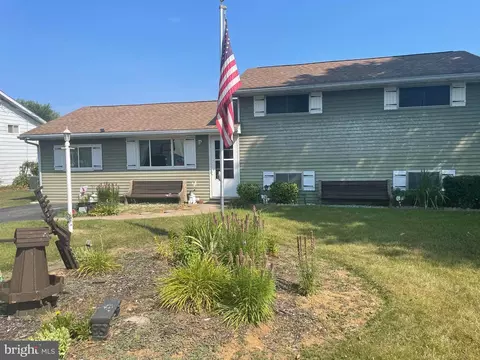 3021 Lark Dr, York, PA 17404