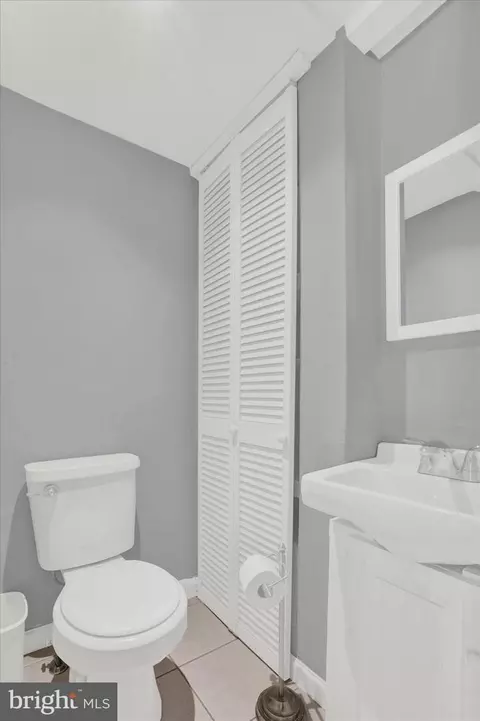Bath - 880 Cherry Orchard Rd, Dover, PA 17315 photo 1 of 2