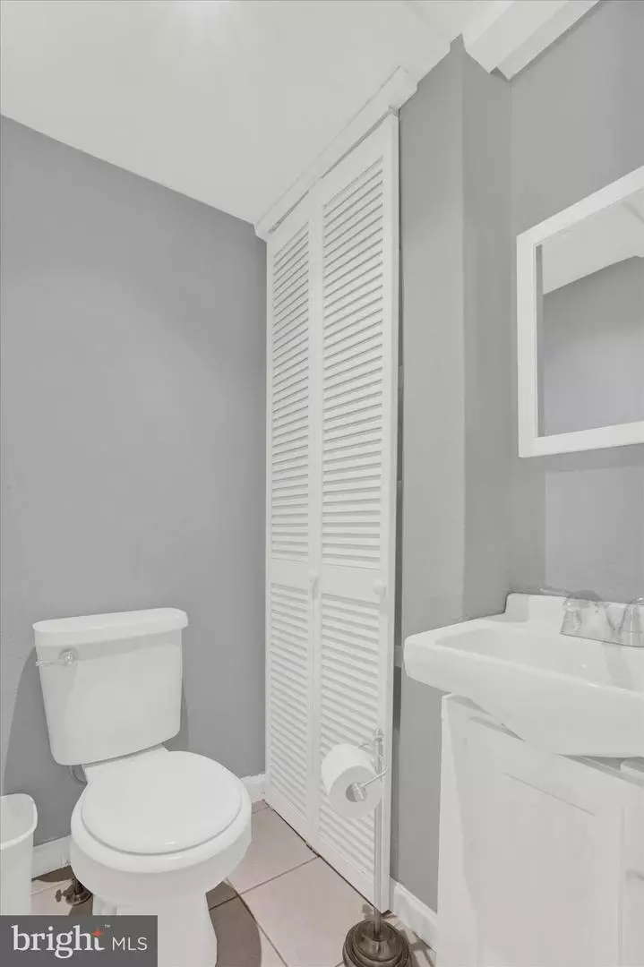 Bath - 880 Cherry Orchard Rd, Dover, PA 17315 photo 1 of 2