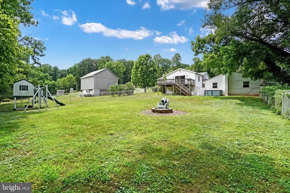 Exterior - 880 Cherry Orchard Rd, Dover, PA 17315 photo 4 of 8