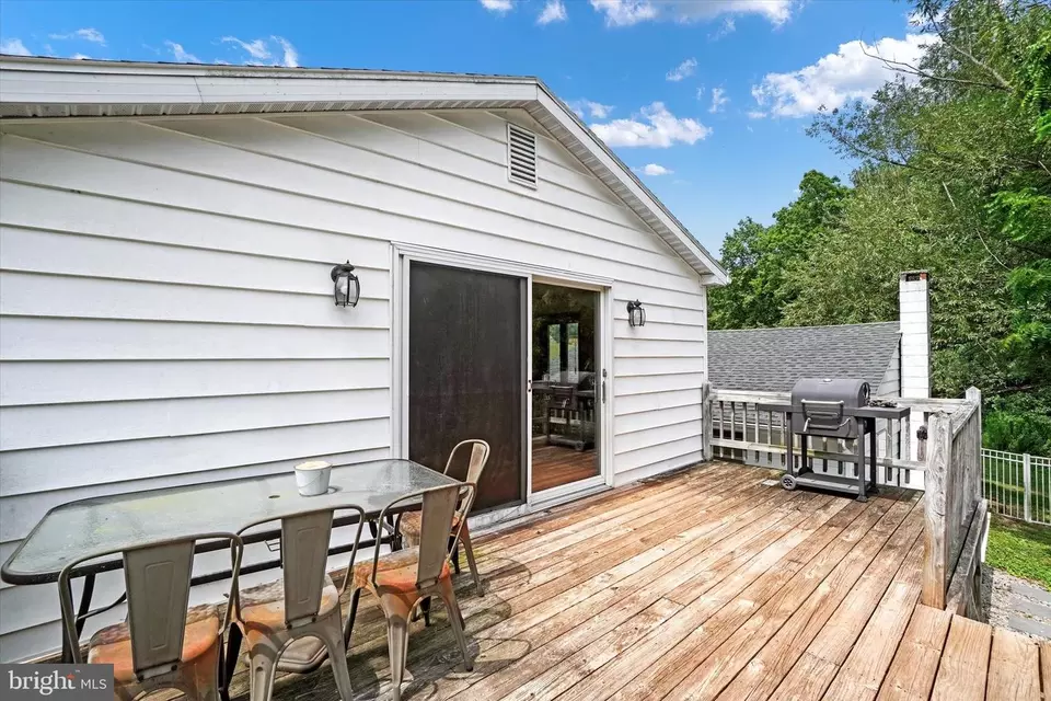 Exterior - 880 Cherry Orchard Rd, Dover, PA 17315 photo 1 of 8