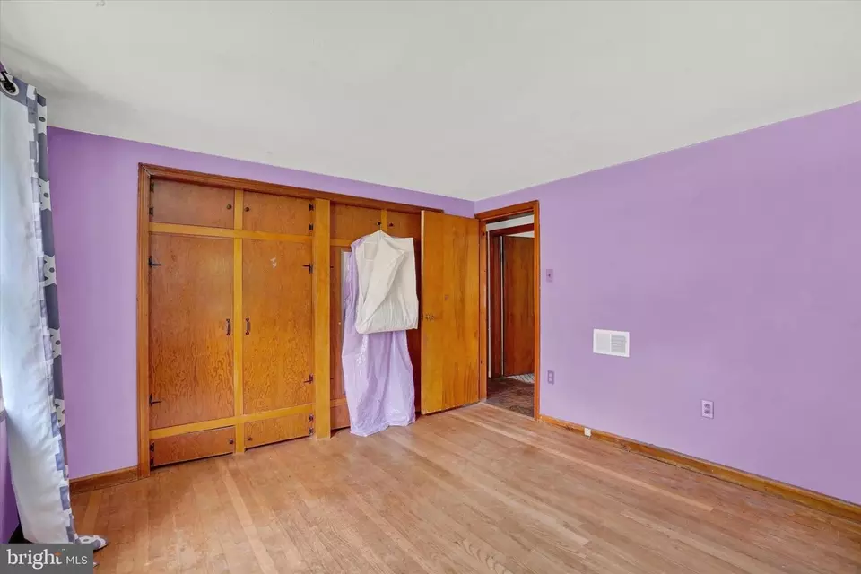 Bedroom - 880 Cherry Orchard Rd, Dover, PA 17315 photo 5 of 5