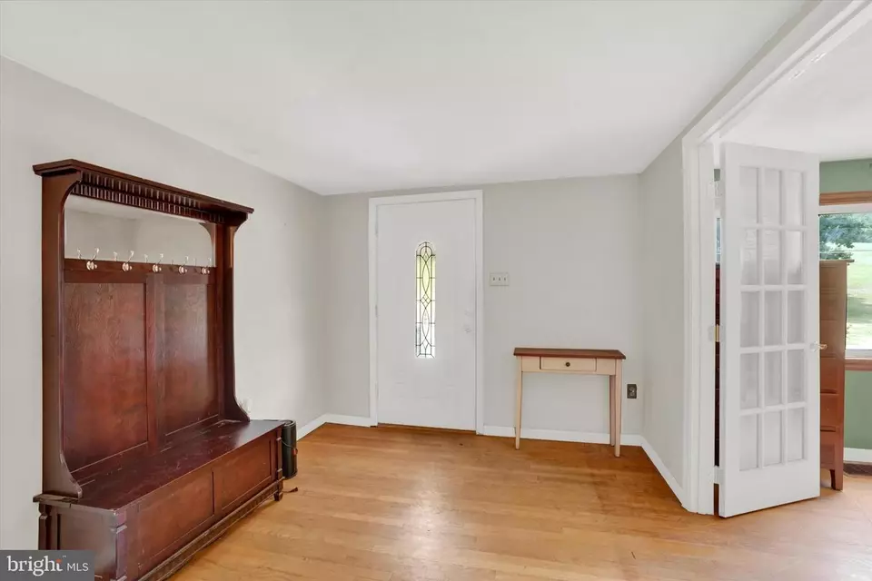 Entry Way - 880 Cherry Orchard Rd, Dover, PA 17315 photo 2 of 2