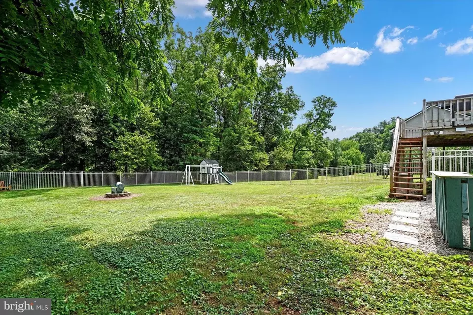 Exterior - 880 Cherry Orchard Rd, Dover, PA 17315 photo 3 of 8