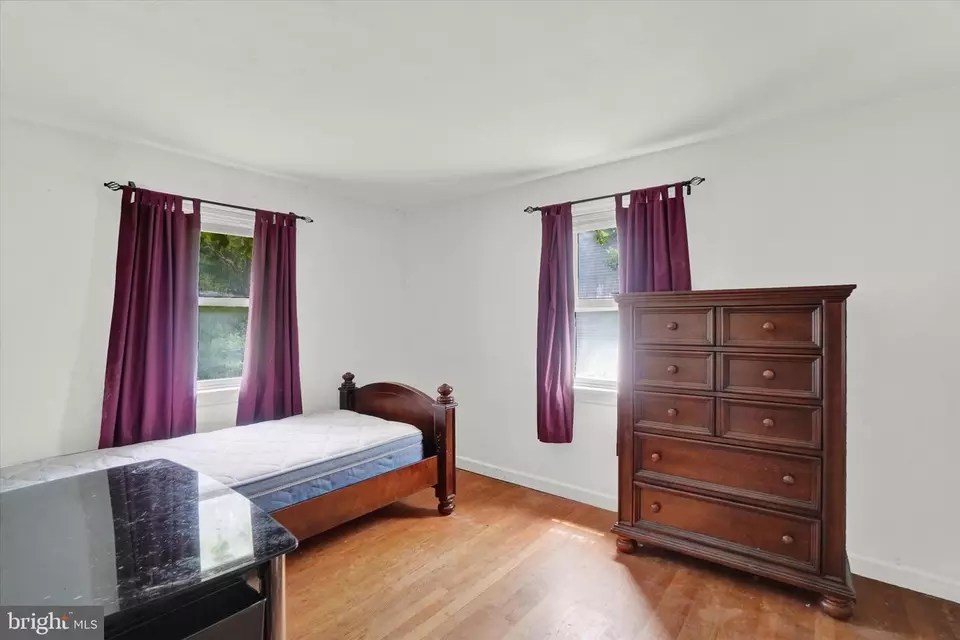 Bedroom - 880 Cherry Orchard Rd, Dover, PA 17315 photo 3 of 5