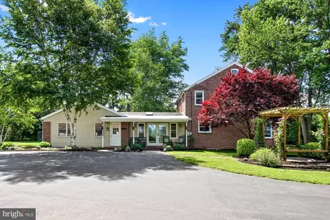3675 N Susquehanna Trl, York, PA 17404
