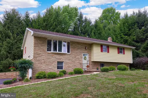 420 School Rd, York, PA 17407