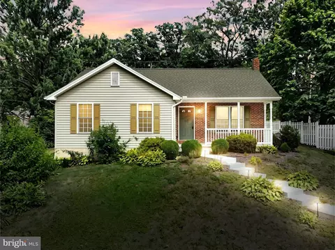 227 N Main St, York New Salem, PA 17371