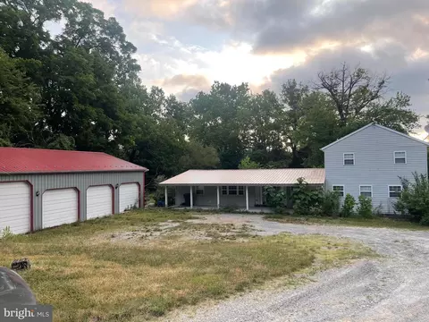 867 Apache Ln, Wrightsville, PA 17368