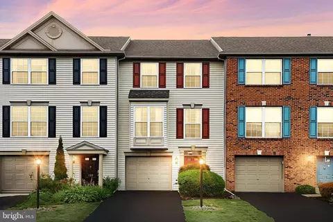121 Chandler Dr, Red Lion, PA 17356
