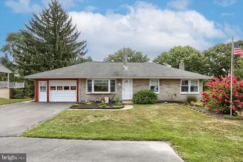 506 Bowman Ave, Lewisberry, PA 17339