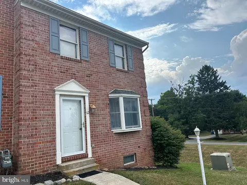 62 Hunters Run Ct, Red Lion, PA 17356