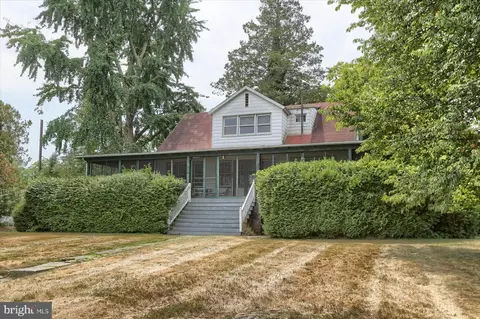 1 Riverside Dr, Etters, PA 17319