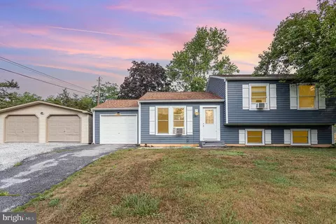 10 Cedar Dr, York Haven, PA 17370