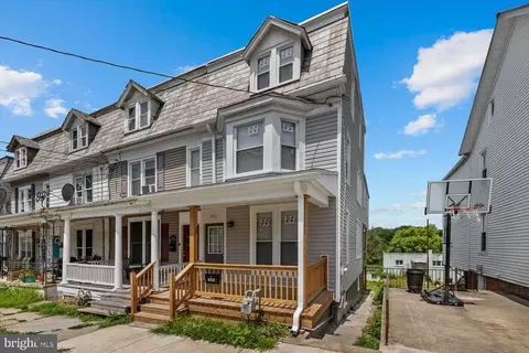 123 W Gay St, Red Lion, PA 17356