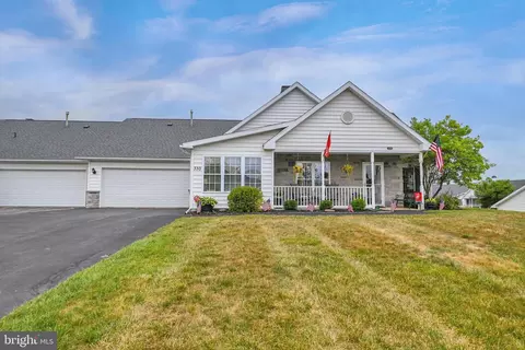 330 Clarks Way #330, York, PA 17403