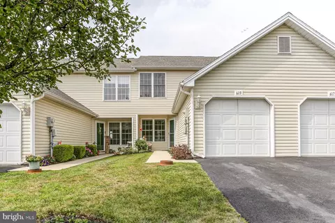 619 Canvasbach Dr, Etters, PA 17319