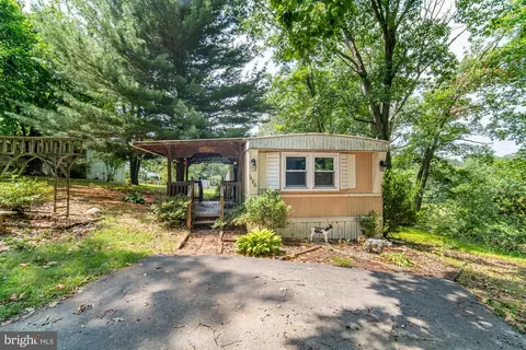 1486 Prayer Mission Rd, York, PA 17406